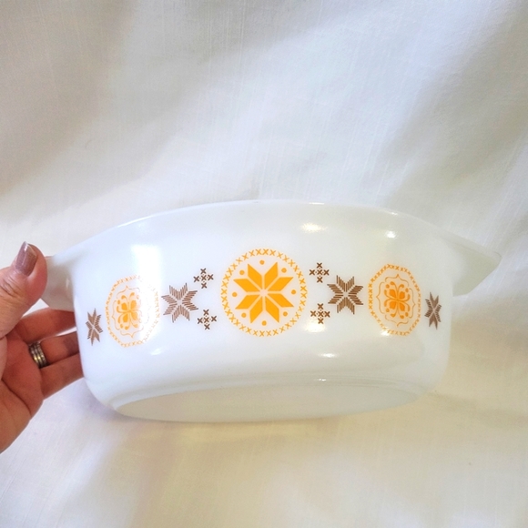 Vintage Town and Country #043 1 1/2 QT. Pyrex Casserole Dish - Picture 2 of 8
